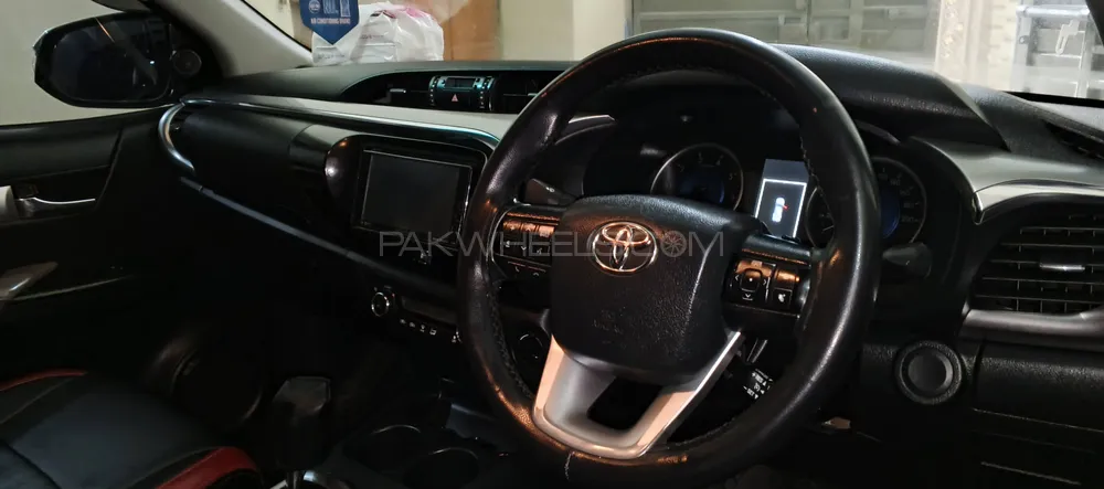Toyota Hilux 2017 for Sale in Lahore Toyota Hilux 2017 for Sale in Lahore Image-11