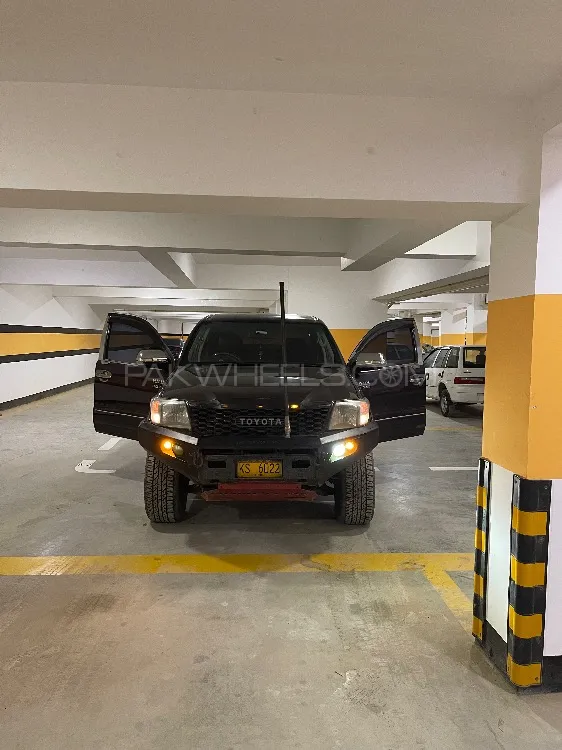 Toyota Hilux 2012 for Sale in Karachi Image-1
