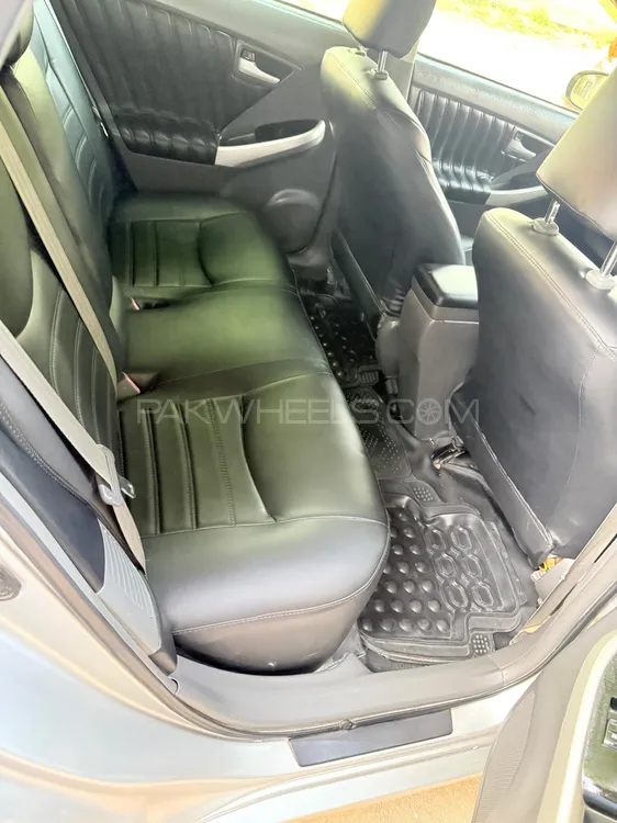Toyota Prius 2011 for Sale in Peshawar Image-1