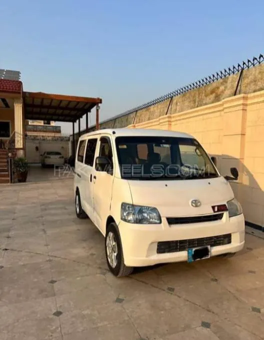 Toyota Town Ace 2013 for Sale in Kohat Image-1
