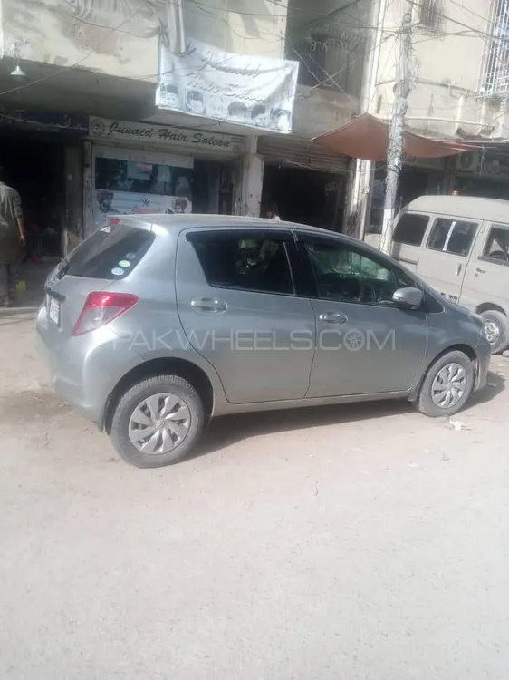 Toyota Vitz 2012 for Sale in Karachi Image-1