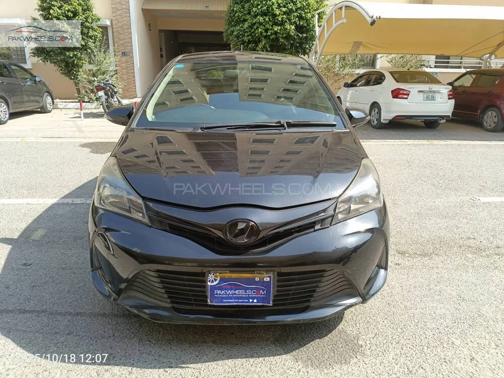 Toyota Vitz 2015 for Sale in Islamabad Image-1