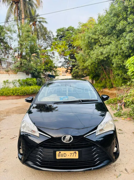 Toyota Vitz 2017 for Sale in Karachi Image-1