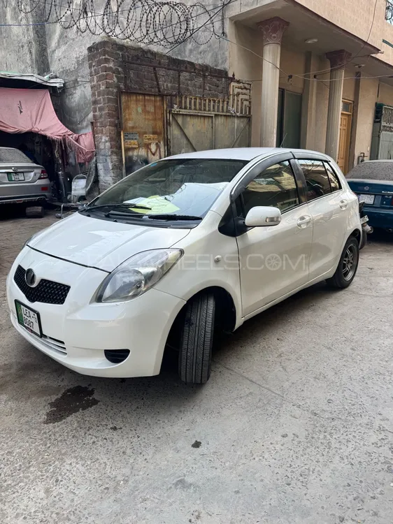 Toyota Vitz 2006 for Sale in Peshawar Image-1