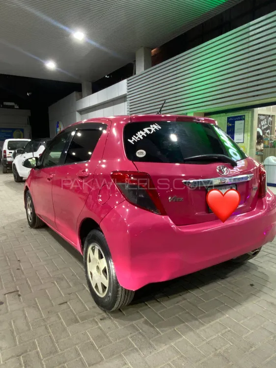 Toyota Vitz 2013 for Sale in Karachi Image-1
