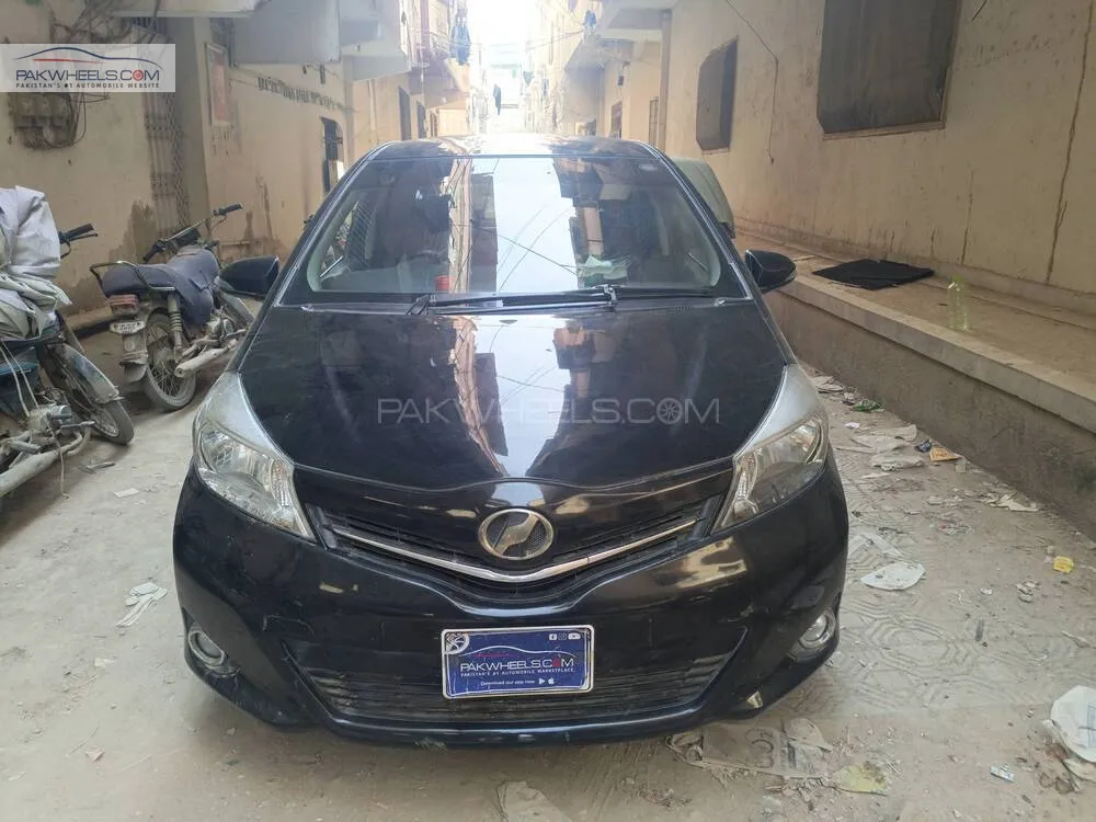 Toyota Vitz 2011 for Sale in Karachi Image-1