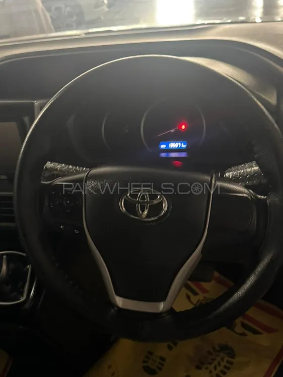 Toyota Voxy 2016 for Sale in Peshawar Toyota Voxy 2016 for Sale in Peshawar Image-8