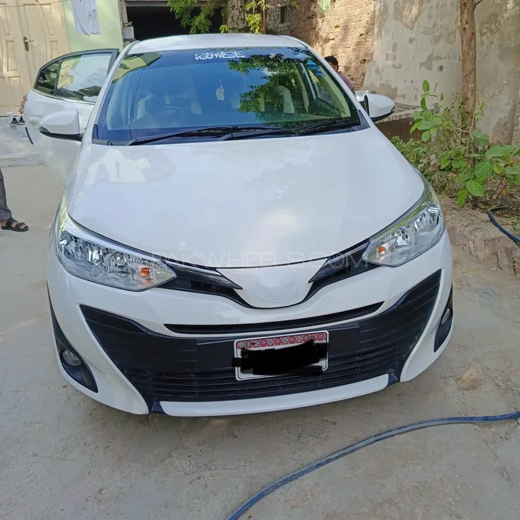 Toyota Yaris Sedan 2021 for Sale in Karachi Image-1
