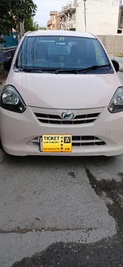 Daihatsu Mira ES 2012