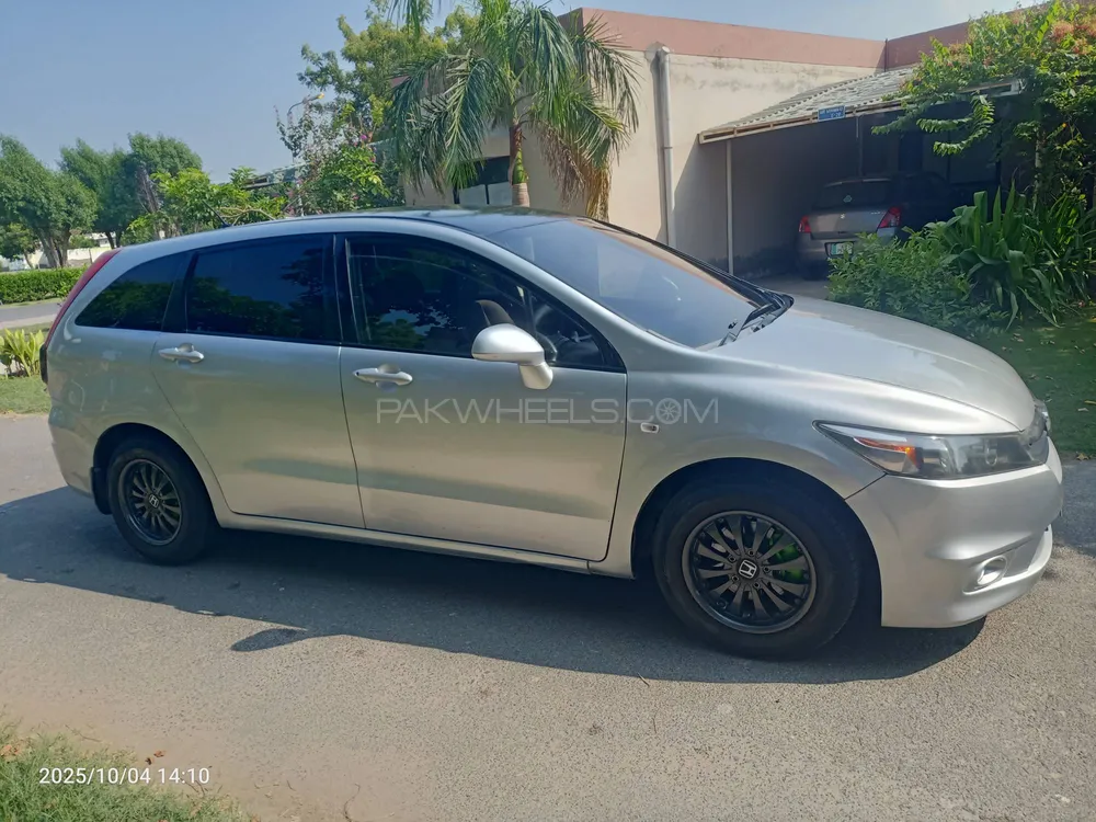 Honda Stream 2006 for Sale in Rahim Yar Khan Honda Stream 2006 for Sale in Rahim Yar Khan Image-1