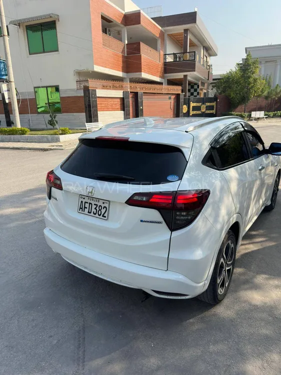 Honda Vezel 2015 for Sale in Mardan Honda Vezel 2015 for Sale in Mardan Image-2