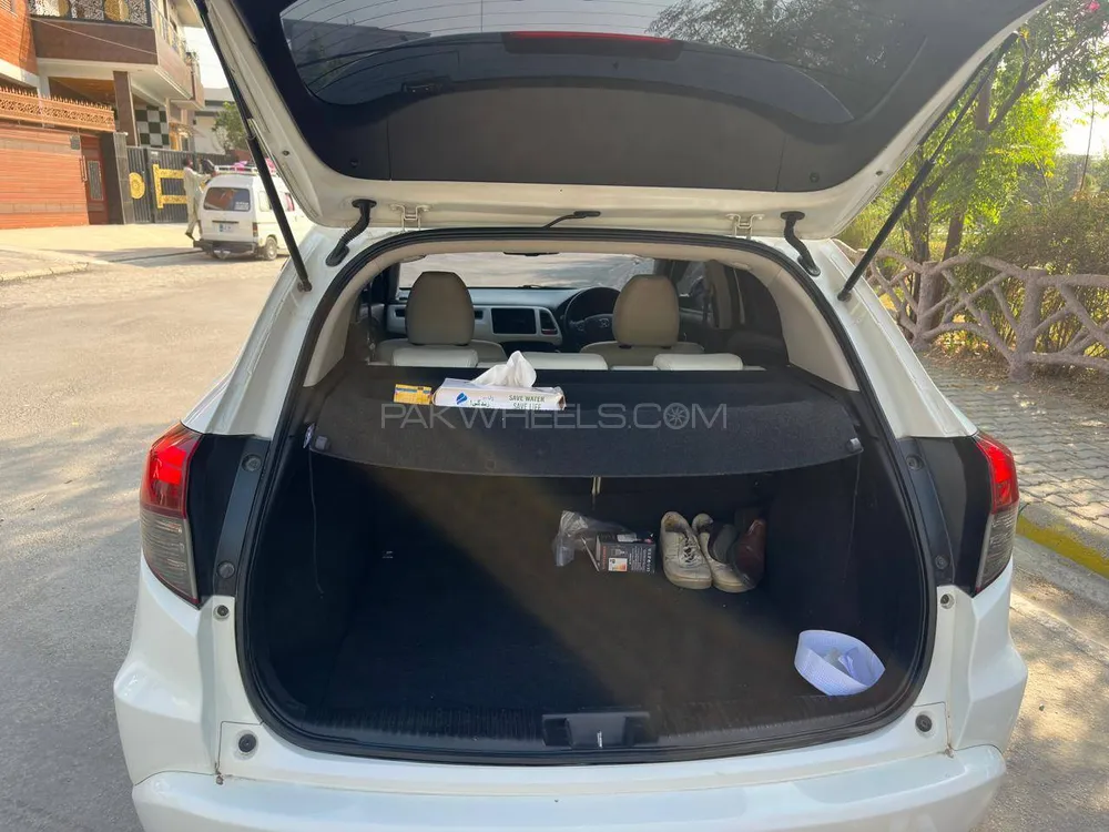 Honda Vezel 2015 for Sale in Mardan Honda Vezel 2015 for Sale in Mardan Image-9