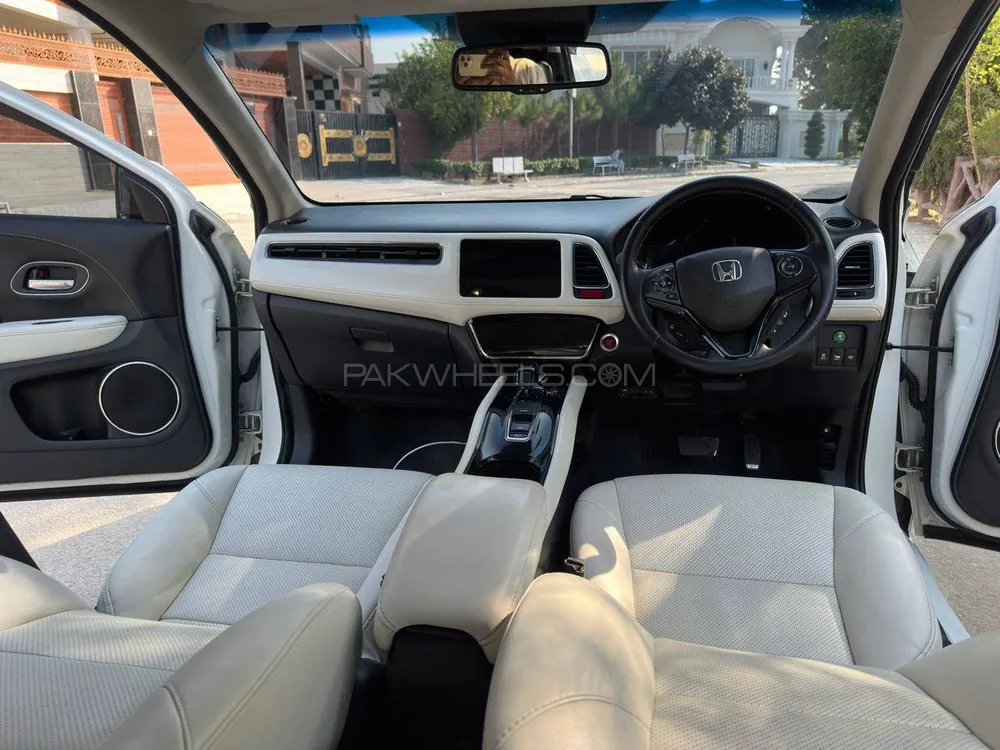 Honda Vezel 2015 for Sale in Mardan Honda Vezel 2015 for Sale in Mardan Image-11
