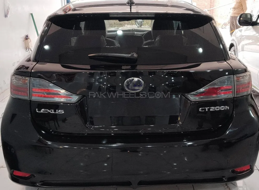 Lexus CT200h 2012 for Sale in Peshawar Lexus CT200h 2012 for Sale in Peshawar Image-2