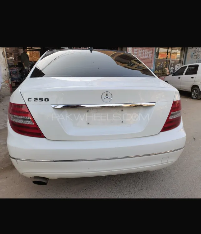 Mercedes Benz C Class 2012 for Sale in Multan Mercedes Benz C Class 2012 for Sale in Multan Image-4