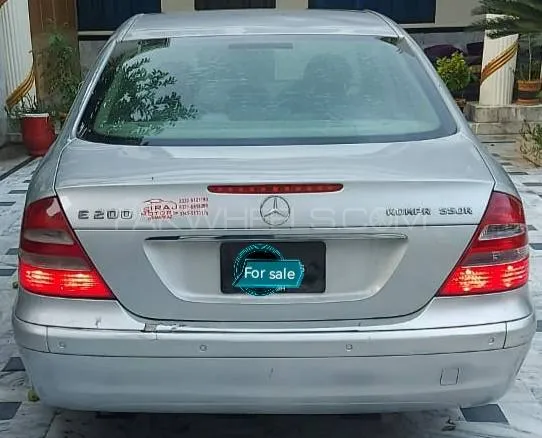 Mercedes Benz E Class 2004 for Sale in Peshawar Image-1