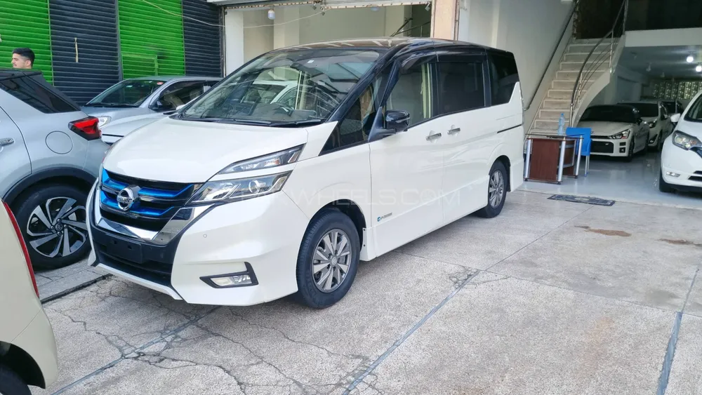 Nissan Serena 2018 for Sale in Peshawar Nissan Serena 2018 for Sale in Peshawar Image-2