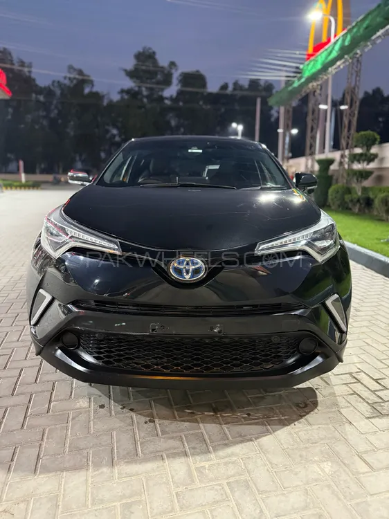 Toyota C-HR 2017 for Sale in Lahore Image-1