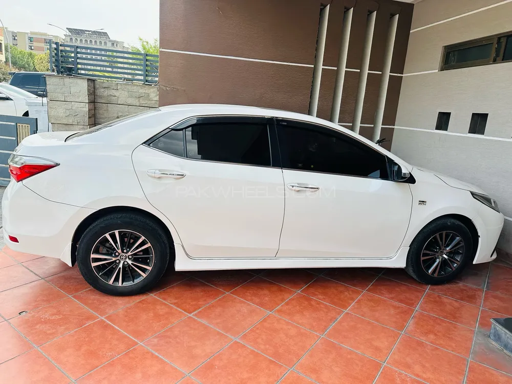 Toyota Corolla 2019 for Sale in Islamabad Image-1