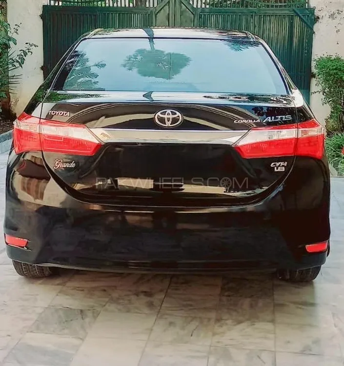 Toyota Corolla 2015 for Sale in Abbottabad Image-1