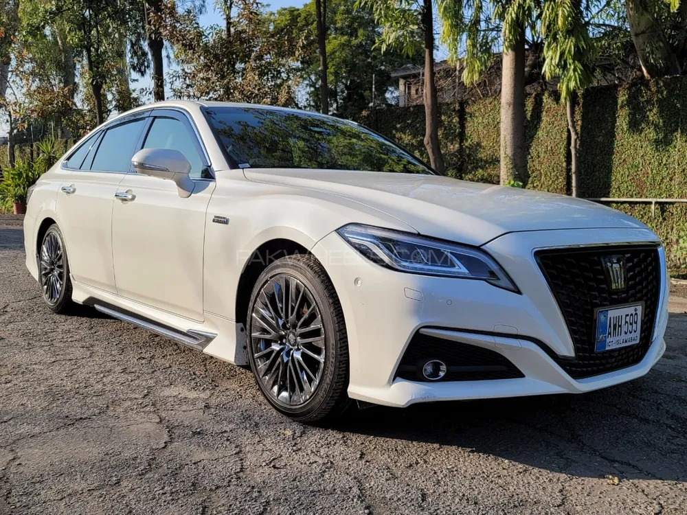 Toyota Crown 2018 for Sale in Peshawar Toyota Crown 2018 for Sale in Peshawar Image-1