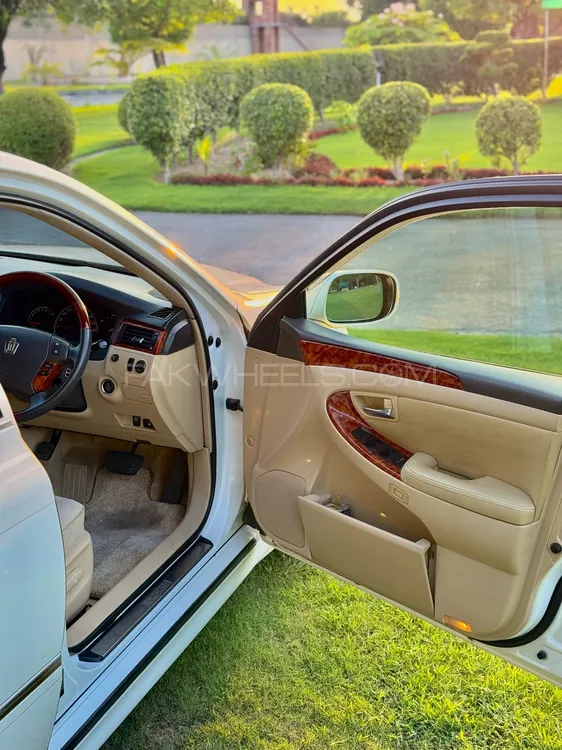 Toyota Crown 2005 for Sale in Lahore Toyota Crown 2005 for Sale in Lahore Image-15
