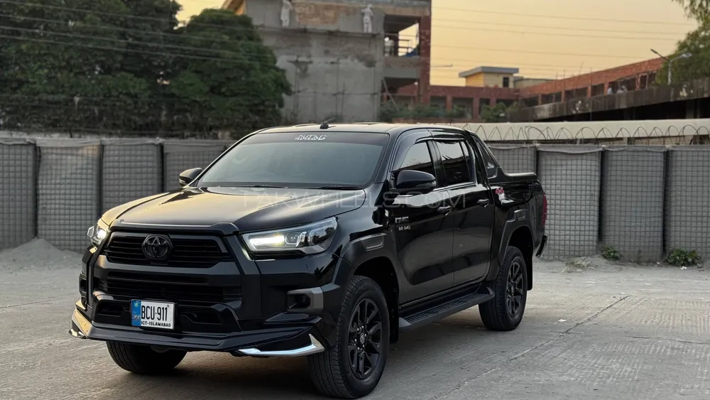 Toyota Hilux 2023 for Sale in Islamabad Image-1