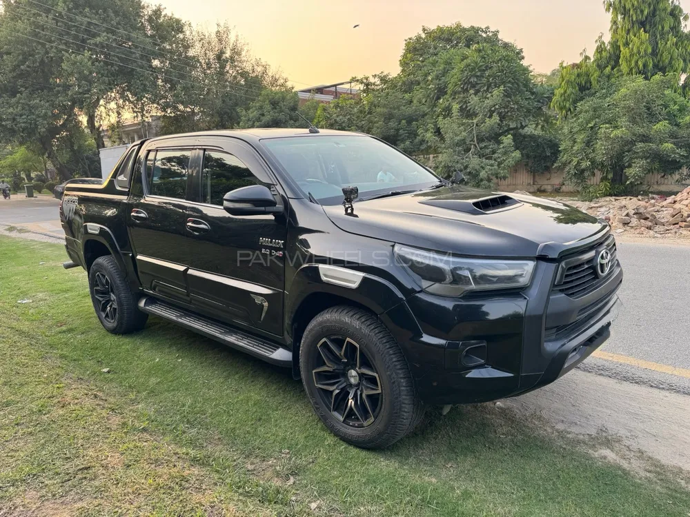 Toyota Hilux 2017 for Sale in Lahore Image-1