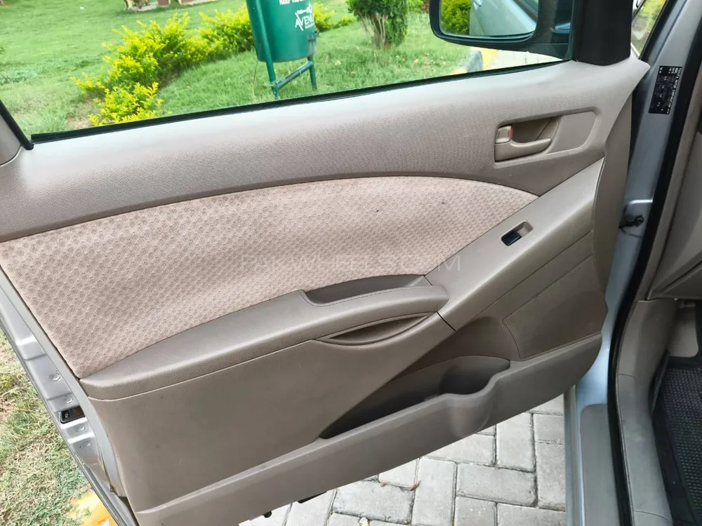 ٹویوٹا آئیسس 2006 for Sale in فتح جنگ ٹویوٹا آئیسس 2006 for Sale in فتح جنگ Image-13