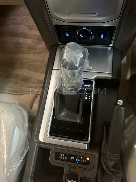 Toyota Prado 2020 for Sale in Gujranwala Toyota Prado 2020 for Sale in Gujranwala Image-13