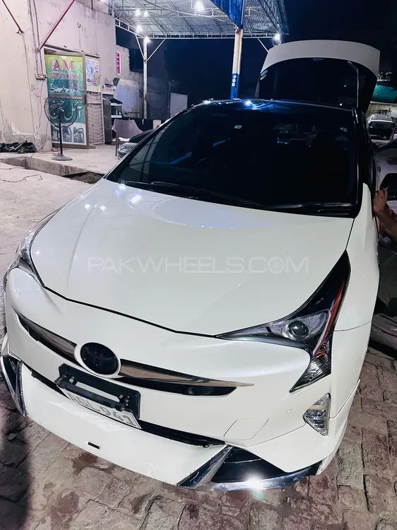 Toyota Prius 2018 for Sale in Lahore Image-1