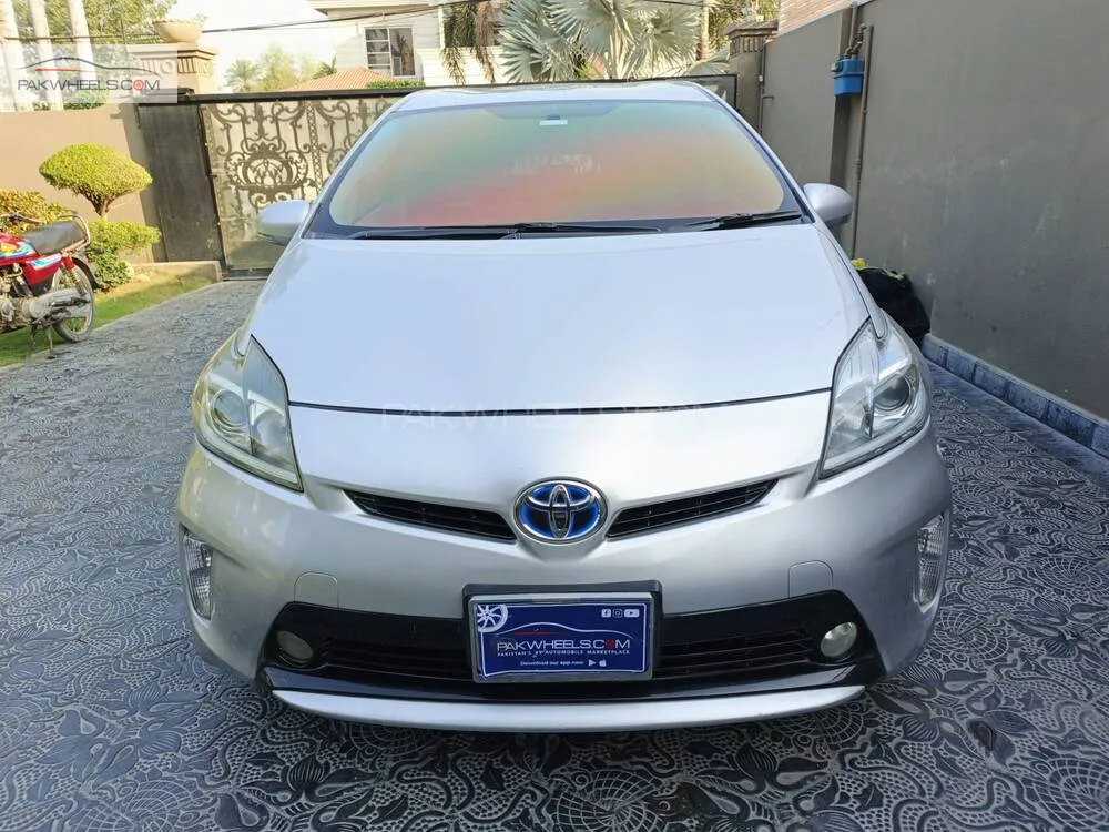 Toyota Prius 2013 for Sale in Lahore Image-1