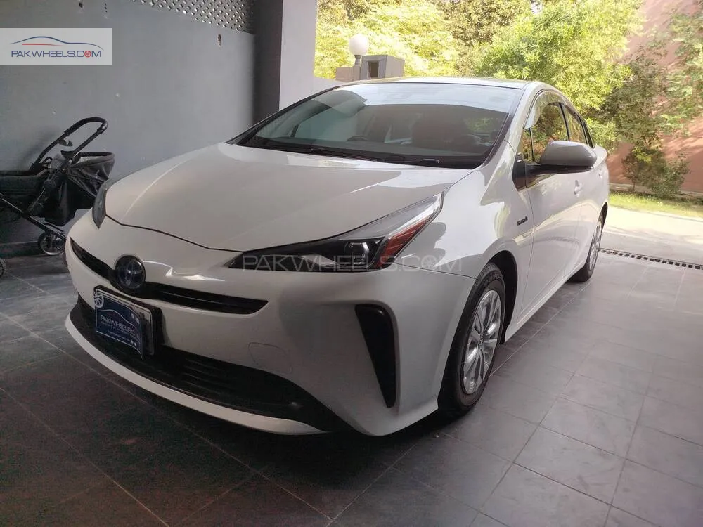 Toyota Prius 2020 for Sale in Lahore Toyota Prius 2020 for Sale in Lahore Image-3