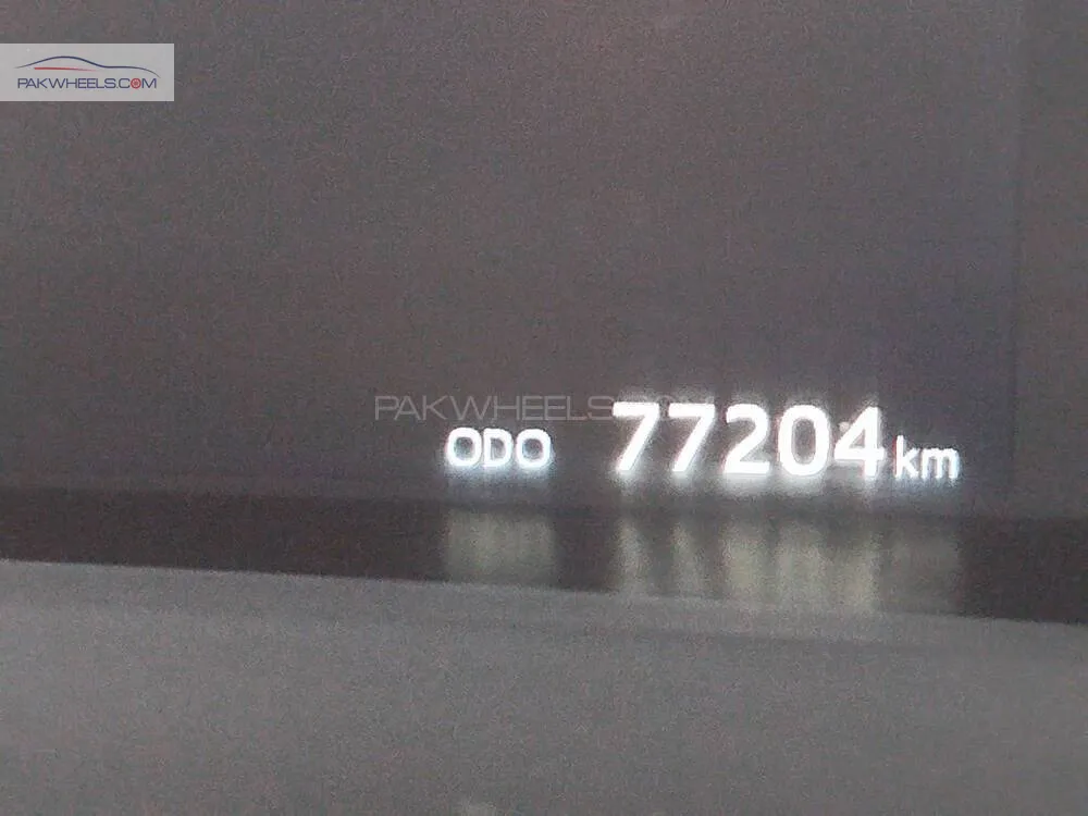 Toyota Prius 2020 for Sale in Lahore Toyota Prius 2020 for Sale in Lahore Image-9