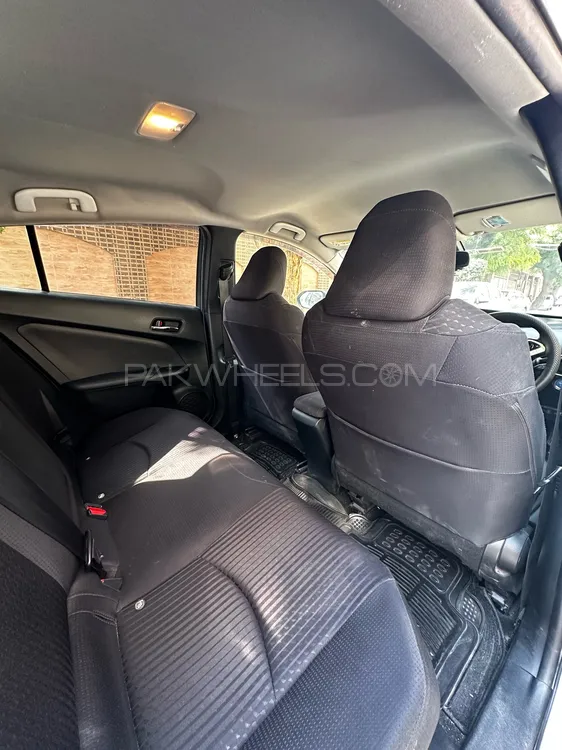 ٹویوٹا پریوس 2018 for Sale in اوکاڑہ ٹویوٹا پریوس 2018 for Sale in اوکاڑہ Image-9