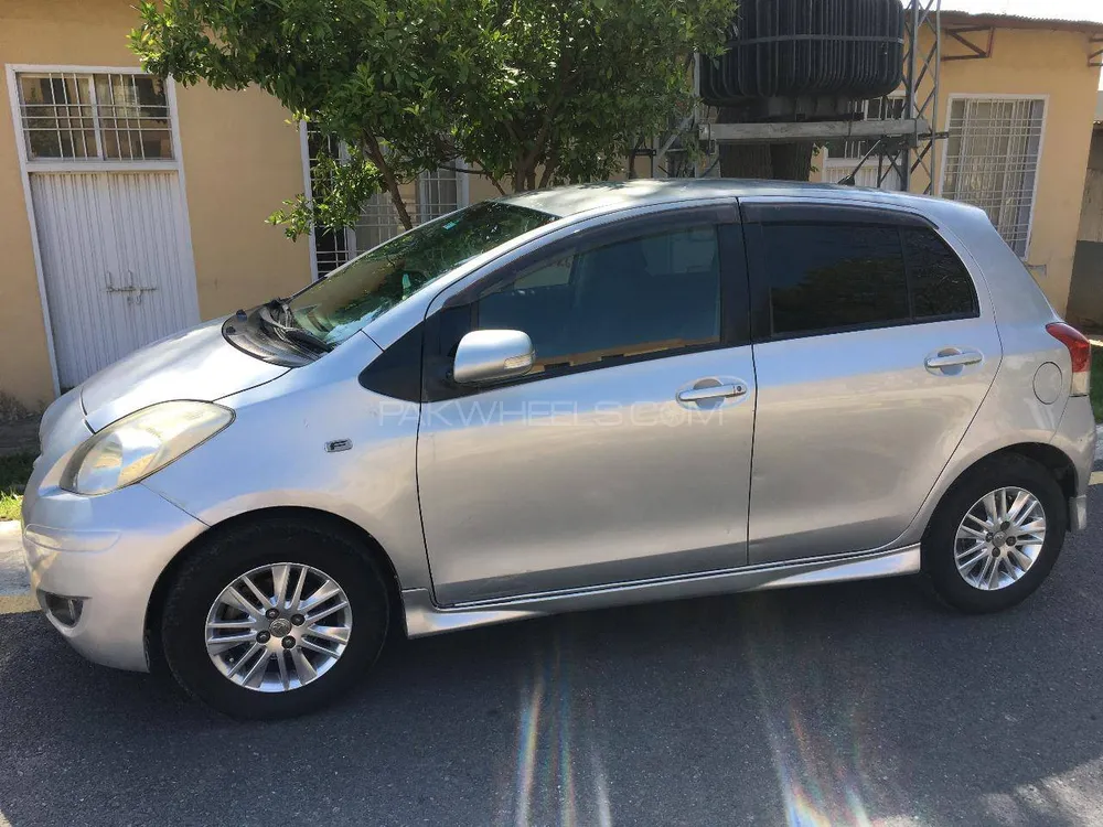 Toyota Vitz 2010 for Sale in Mansehra Toyota Vitz 2010 for Sale in Mansehra Image-2