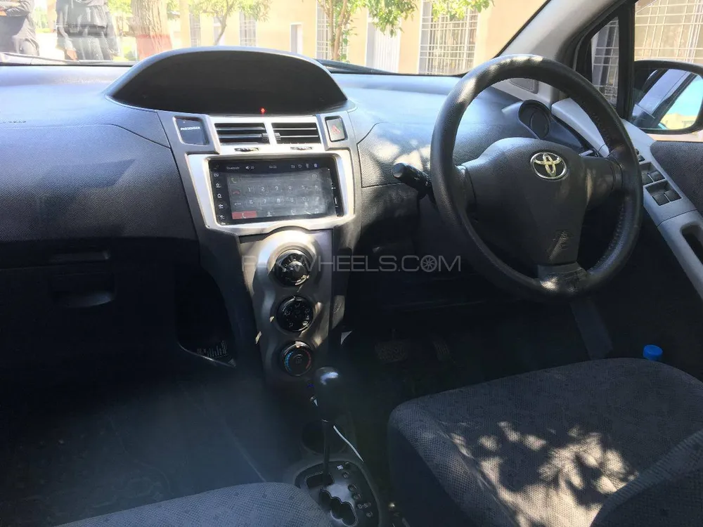 Toyota Vitz 2010 for Sale in Mansehra Toyota Vitz 2010 for Sale in Mansehra Image-3