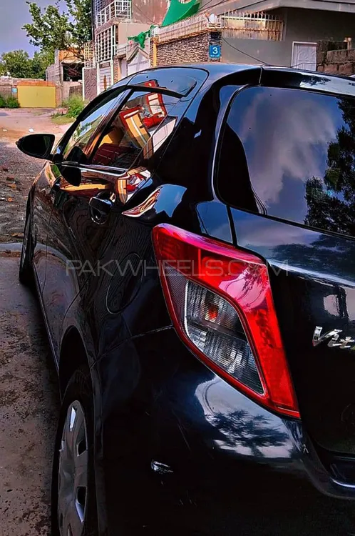 Toyota Vitz 2012 for Sale in Islamabad Image-1