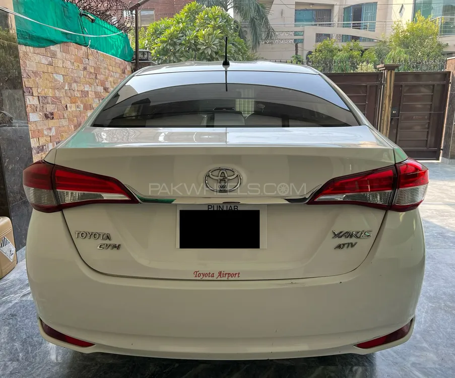 Toyota Yaris Sedan 2020 for Sale in Lahore Image-1