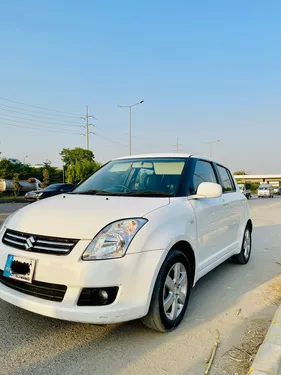 Suzuki Swift DLX Automatic 1.3 Navigation 2021