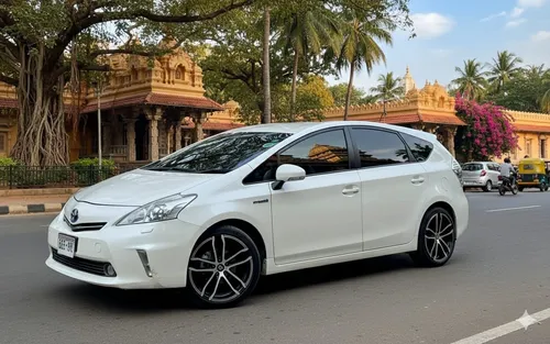 Toyota Prius Alpha S Touring 2012