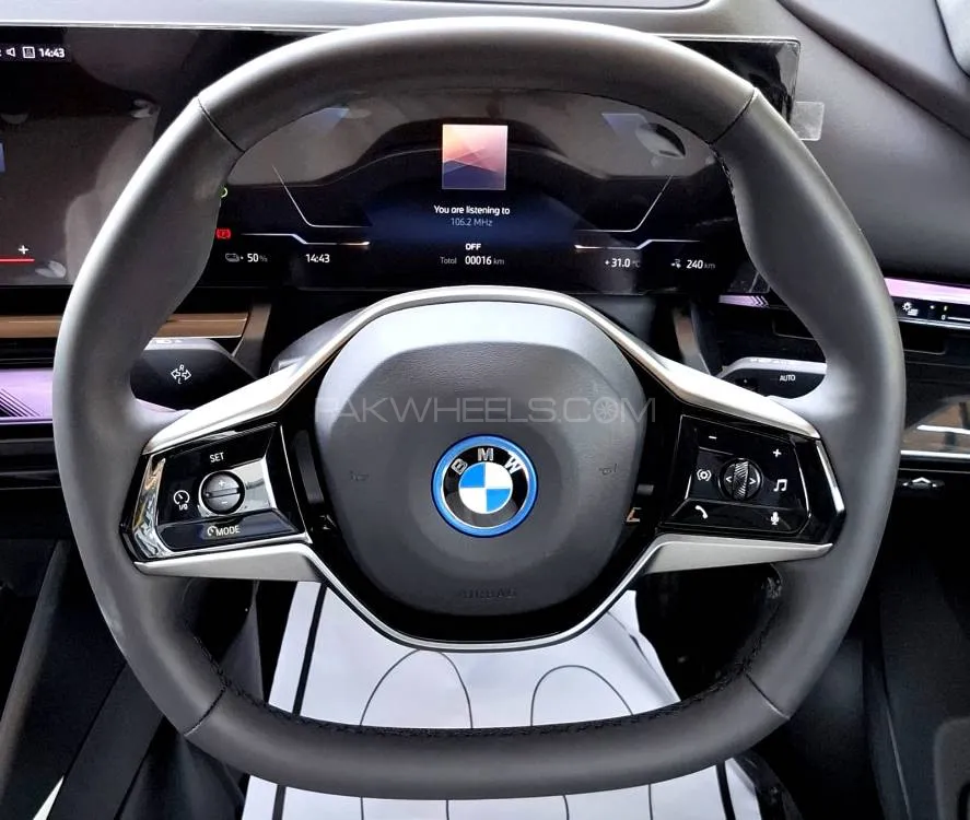 BMW i5 2025 for Sale in Karachi BMW i5 2025 for Sale in Karachi Image-7