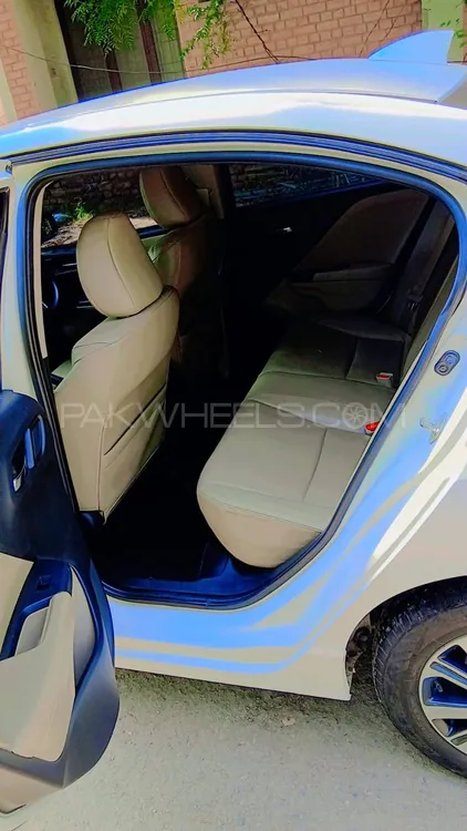 ہونڈا سٹی 2023 for Sale in فیصل آباد ہونڈا سٹی 2023 for Sale in فیصل آباد Image-7
