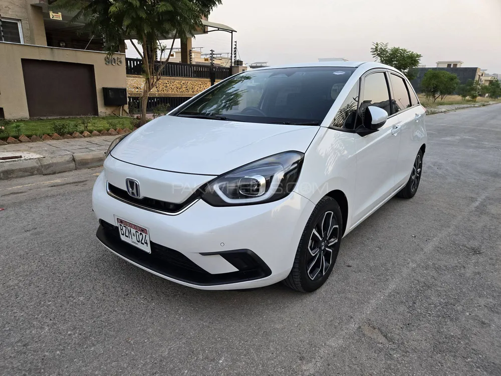 Honda Fit 2020 for Sale in Karachi Image-1