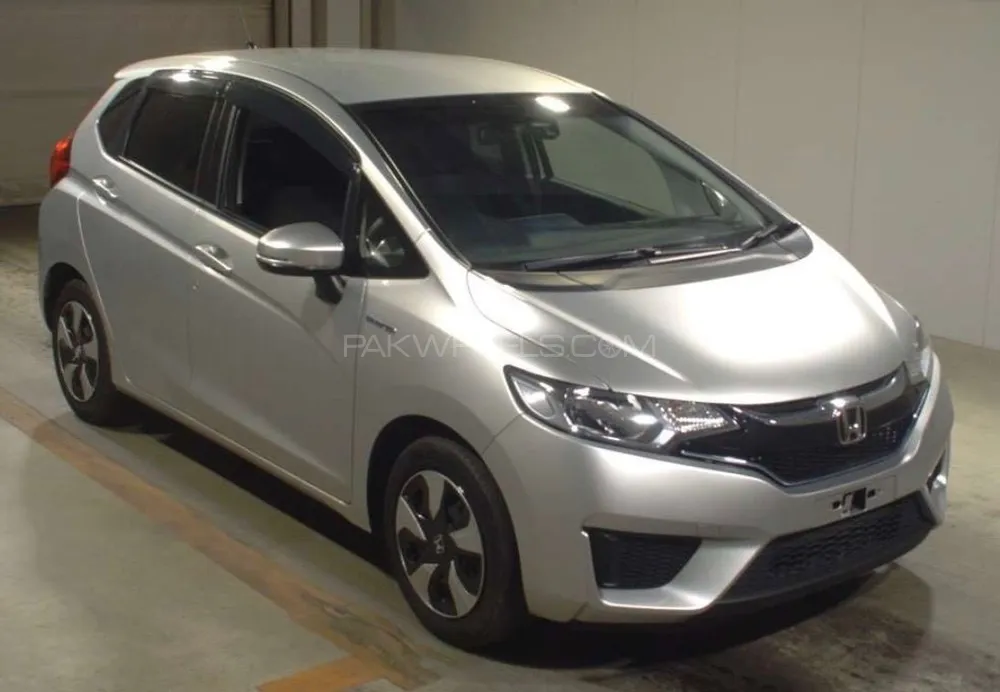 Honda Fit 2017 for Sale in Lahore Image-1