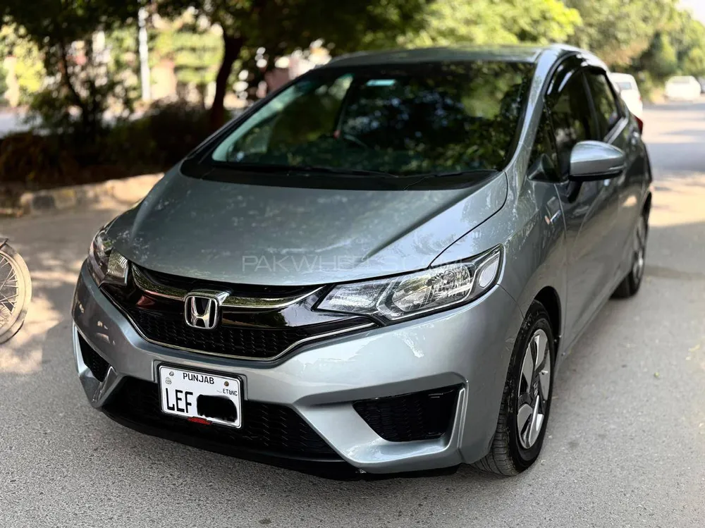 Honda Fit 2015 for Sale in Lahore Image-1