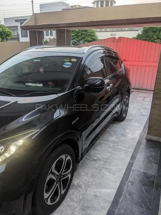 Honda Vezel 2015 for Sale in Lahore Image-1