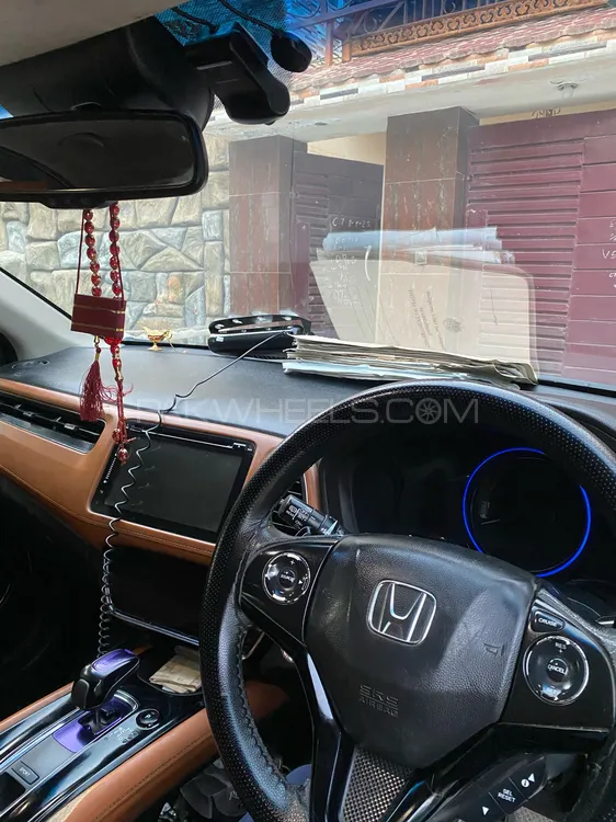 Honda Vezel 2014 for Sale in Hyderabad Honda Vezel 2014 for Sale in Hyderabad Image-11
