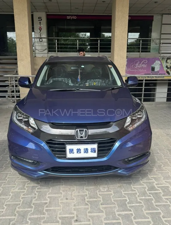 Honda Vezel 2016 for Sale in Sahiwal Image-1