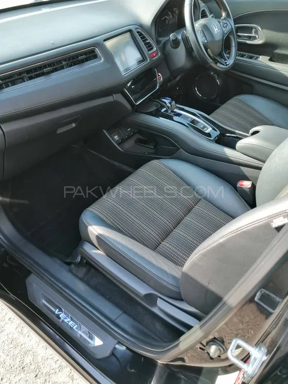 Honda Vezel 2016 for Sale in Lahore Image-1